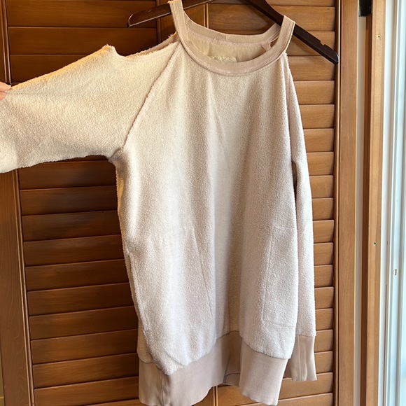 Fleece cut out shoulder sweatshirt - Picture 2 of 3